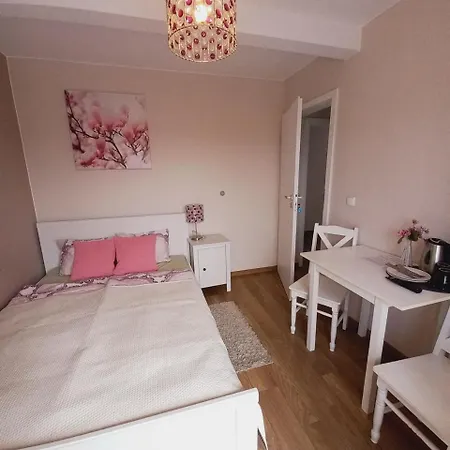Guest house Kaja 200 Metrow Od Morza 3*